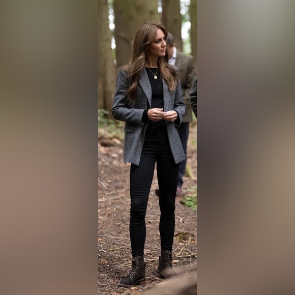 Maje Vincio Fitted Check Blazer - Picture 2 of 16